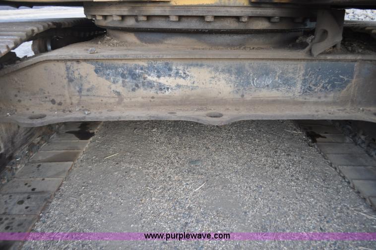 image for item F2236 1977 Caterpillar 225 excavator