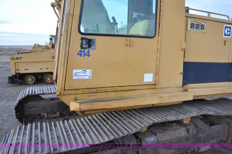 image for item F2236 1977 Caterpillar 225 excavator