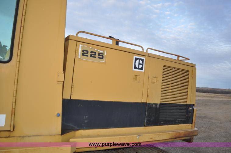 image for item F2236 1977 Caterpillar 225 excavator