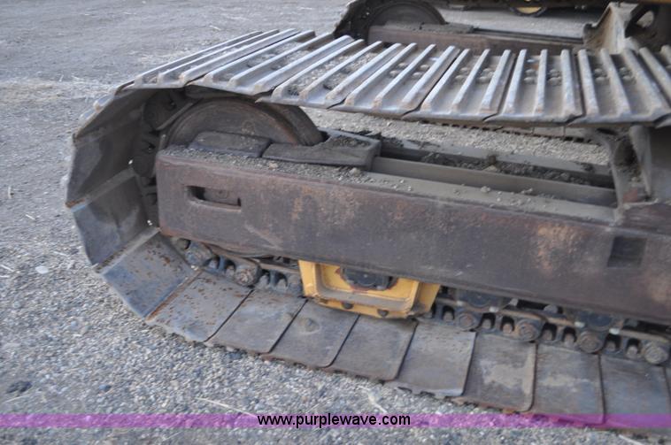 image for item F2236 1977 Caterpillar 225 excavator