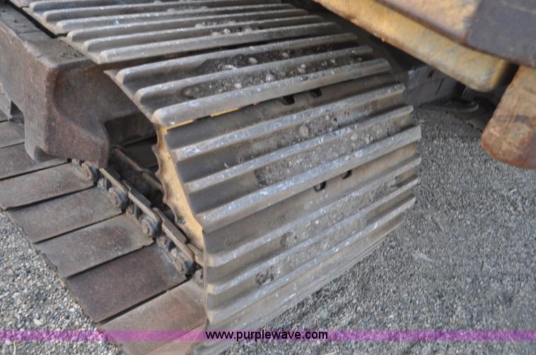 image for item F2236 1977 Caterpillar 225 excavator