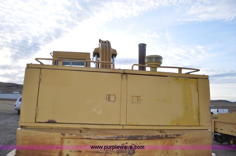 image for item F2236 1977 Caterpillar 225 excavator