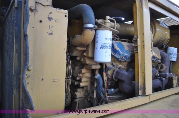 image for item F2236 1977 Caterpillar 225 excavator