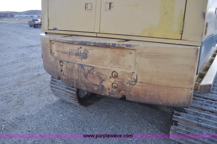 image for item F2236 1977 Caterpillar 225 excavator