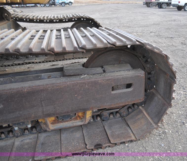 image for item F2236 1977 Caterpillar 225 excavator