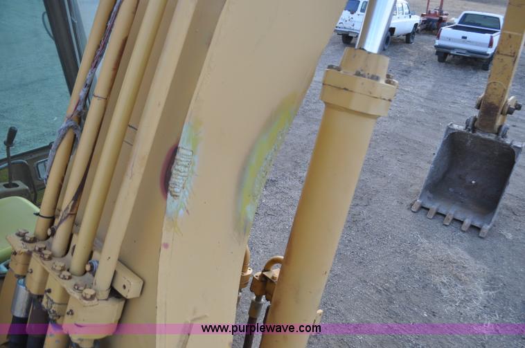 image for item F2236 1977 Caterpillar 225 excavator