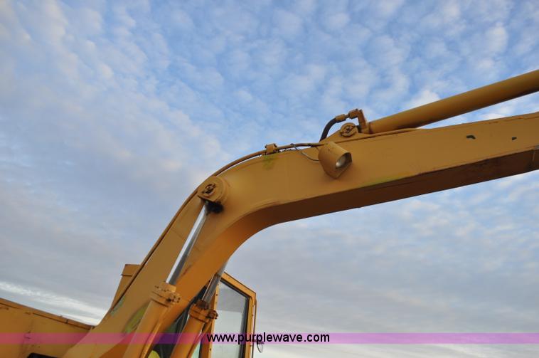 image for item F2236 1977 Caterpillar 225 excavator