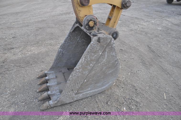 image for item F2236 1977 Caterpillar 225 excavator