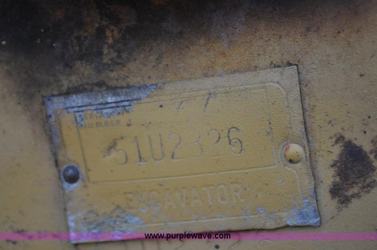 image for item F2236 1977 Caterpillar 225 excavator