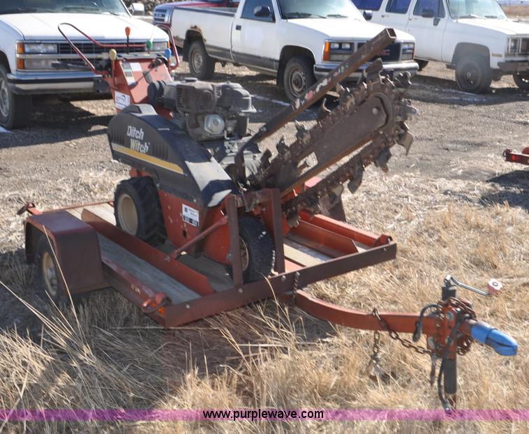 image for item F2239 2002 Ditch Witch 1230H trencher