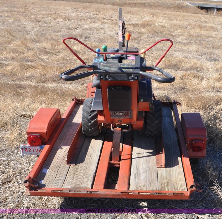 image for item F2239 2002 Ditch Witch 1230H trencher