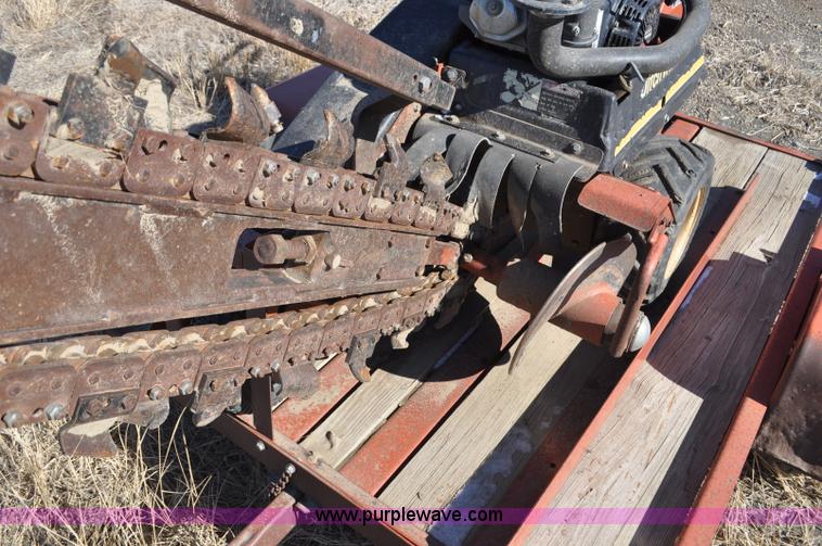 image for item F2239 2002 Ditch Witch 1230H trencher