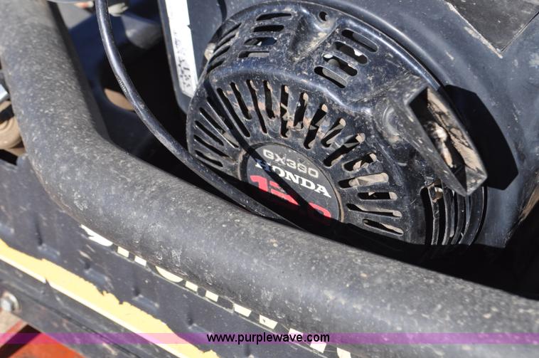 image for item F2239 2002 Ditch Witch 1230H trencher