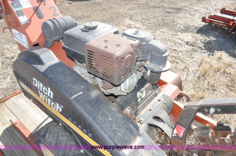 image for item F2239 2002 Ditch Witch 1230H trencher