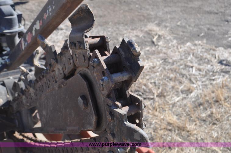 image for item F2239 2002 Ditch Witch 1230H trencher