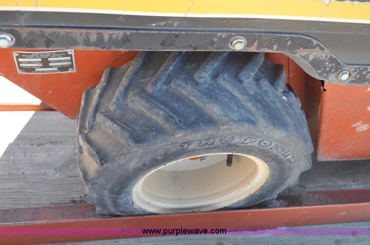 image for item F2239 2002 Ditch Witch 1230H trencher