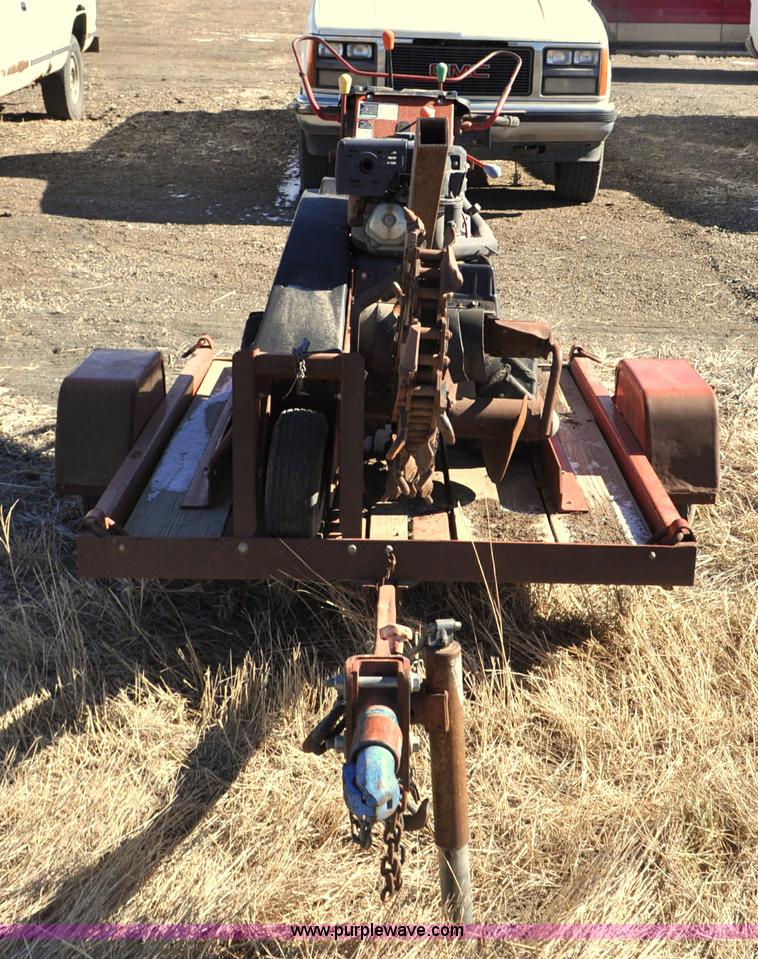 image for item F2240 2002 Ditch Witch 1230H trencher