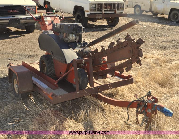 image for item F2240 2002 Ditch Witch 1230H trencher