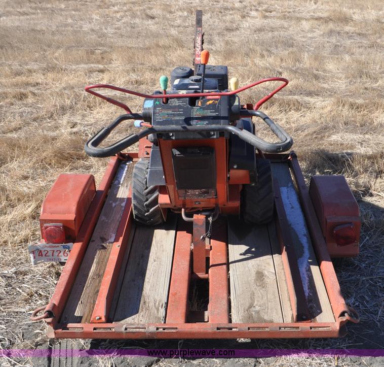 image for item F2240 2002 Ditch Witch 1230H trencher