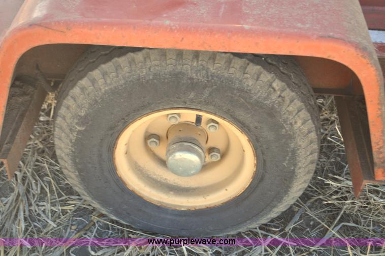 image for item F2240 2002 Ditch Witch 1230H trencher