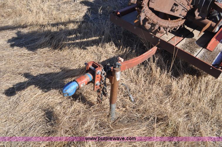 image for item F2240 2002 Ditch Witch 1230H trencher