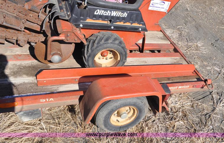 image for item F2240 2002 Ditch Witch 1230H trencher
