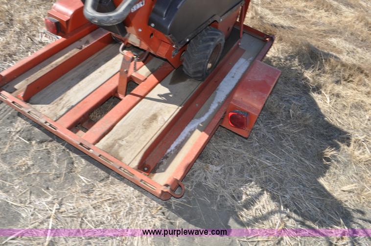 image for item F2240 2002 Ditch Witch 1230H trencher