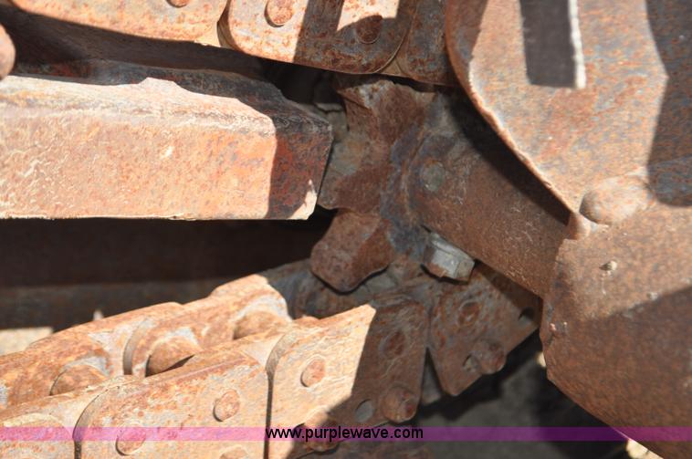 image for item F2240 2002 Ditch Witch 1230H trencher