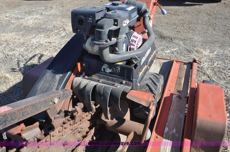 image for item F2240 2002 Ditch Witch 1230H trencher