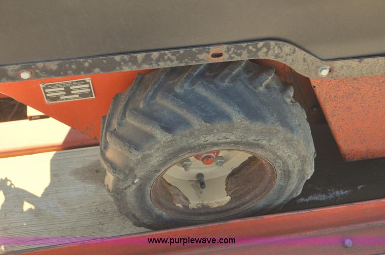 image for item F2240 2002 Ditch Witch 1230H trencher