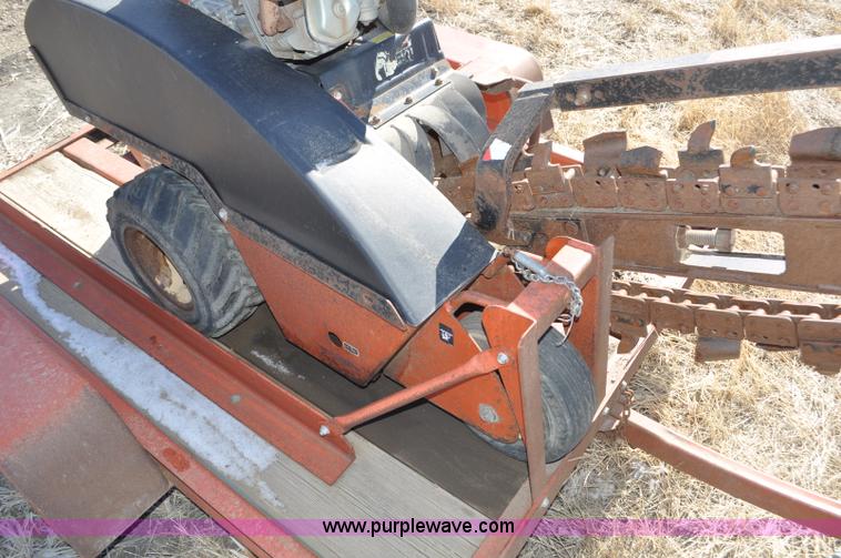 image for item F2240 2002 Ditch Witch 1230H trencher