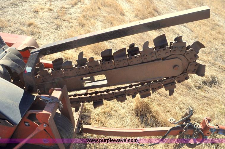 image for item F2240 2002 Ditch Witch 1230H trencher