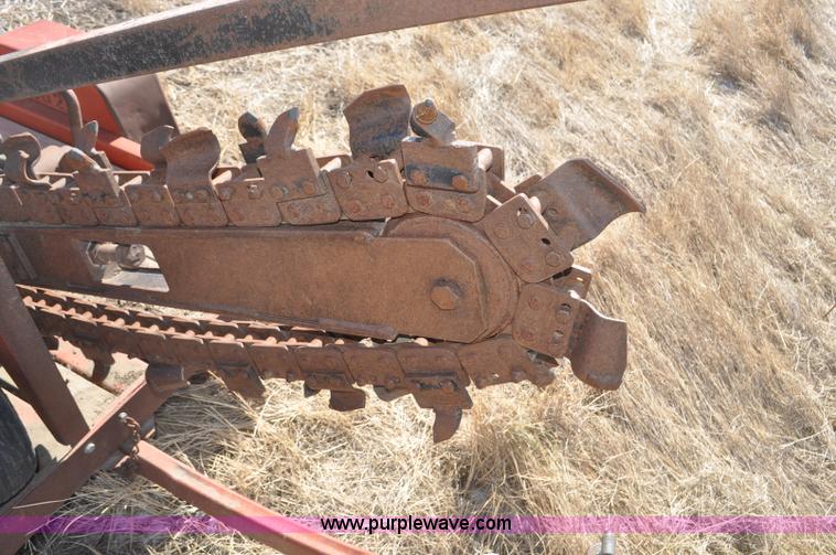 image for item F2240 2002 Ditch Witch 1230H trencher