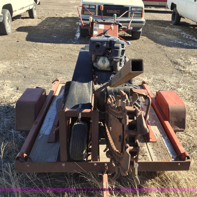 image for item F2240 2002 Ditch Witch 1230H trencher