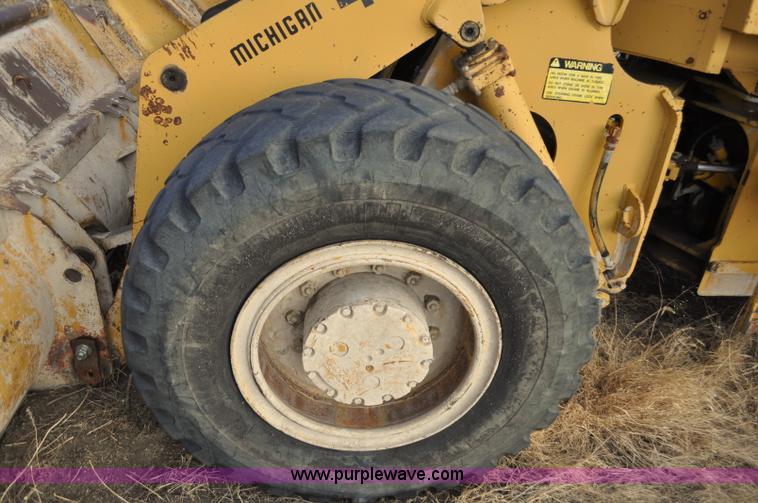 image for item F2242 1978 Clark Michigan 45B wheel loader
