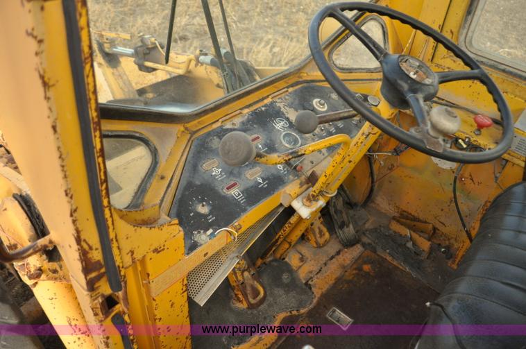 image for item F2242 1978 Clark Michigan 45B wheel loader