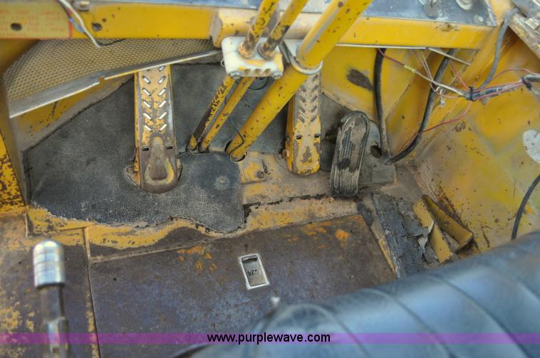 image for item F2242 1978 Clark Michigan 45B wheel loader