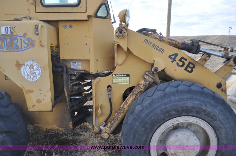 image for item F2242 1978 Clark Michigan 45B wheel loader