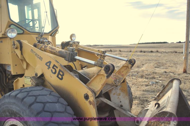 image for item F2242 1978 Clark Michigan 45B wheel loader
