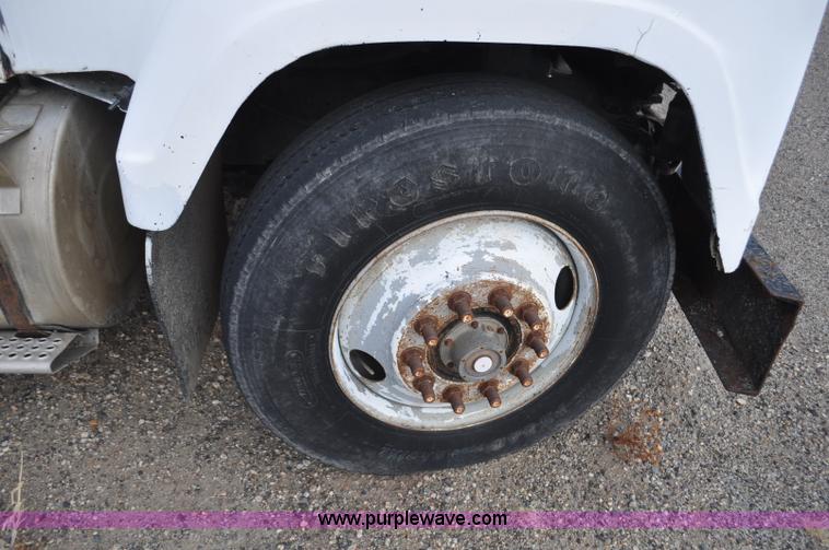 image for item F2243 1972 International 4300 dump truck