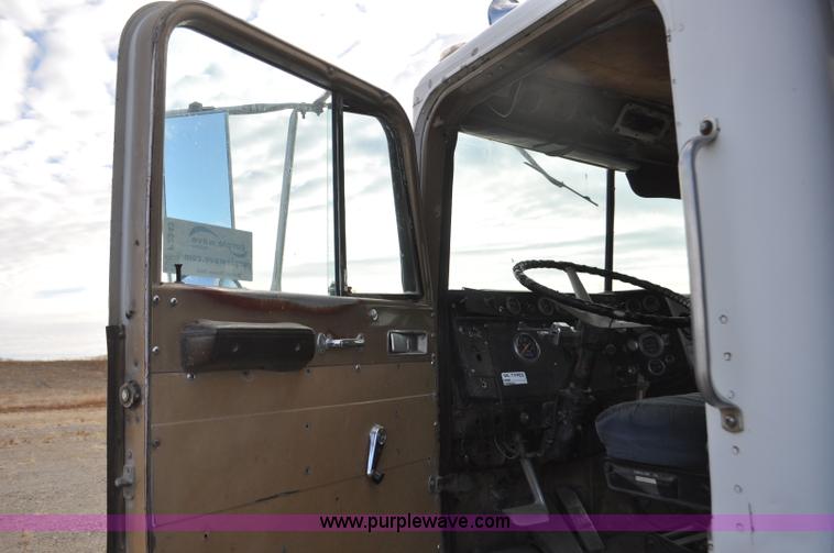 image for item F2243 1972 International 4300 dump truck