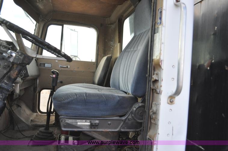 image for item F2243 1972 International 4300 dump truck