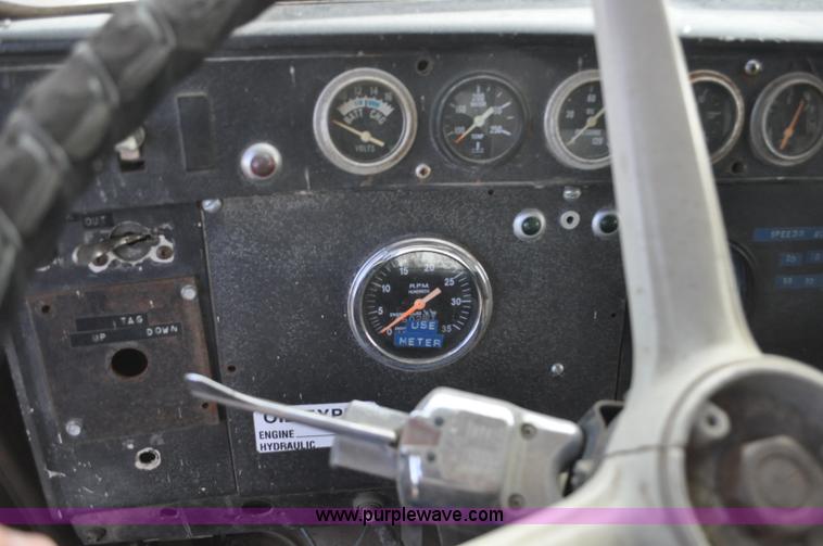 image for item F2243 1972 International 4300 dump truck