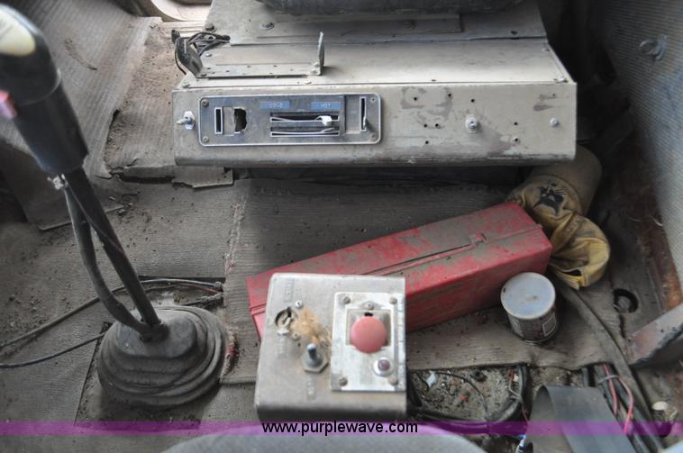 image for item F2243 1972 International 4300 dump truck