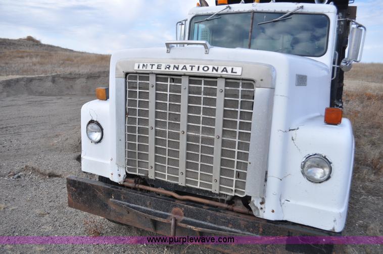image for item F2243 1972 International 4300 dump truck