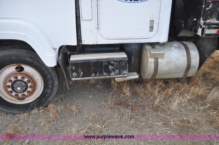 image for item F2243 1972 International 4300 dump truck