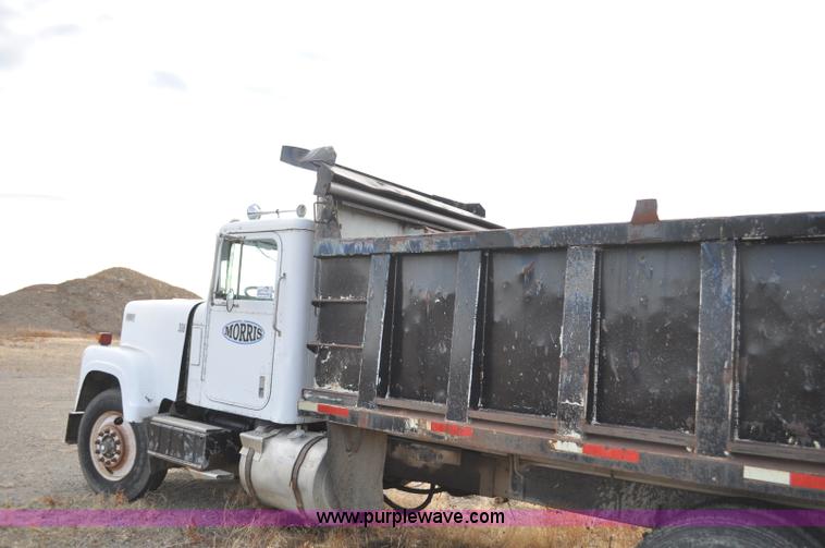 image for item F2243 1972 International 4300 dump truck