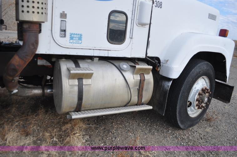 image for item F2243 1972 International 4300 dump truck