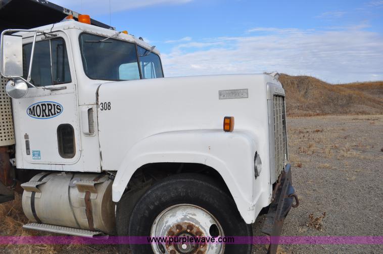 image for item F2243 1972 International 4300 dump truck