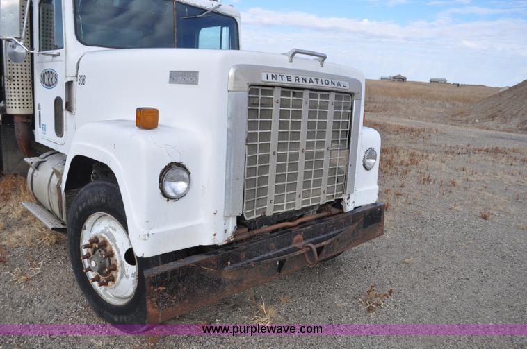 image for item F2243 1972 International 4300 dump truck